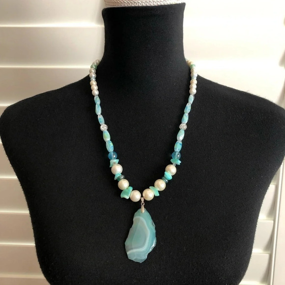 Aqua Glass Geode pendant Necklace Faux Pearl Blue Beaded Fashion Dyed Shell - Picture 1 of 5